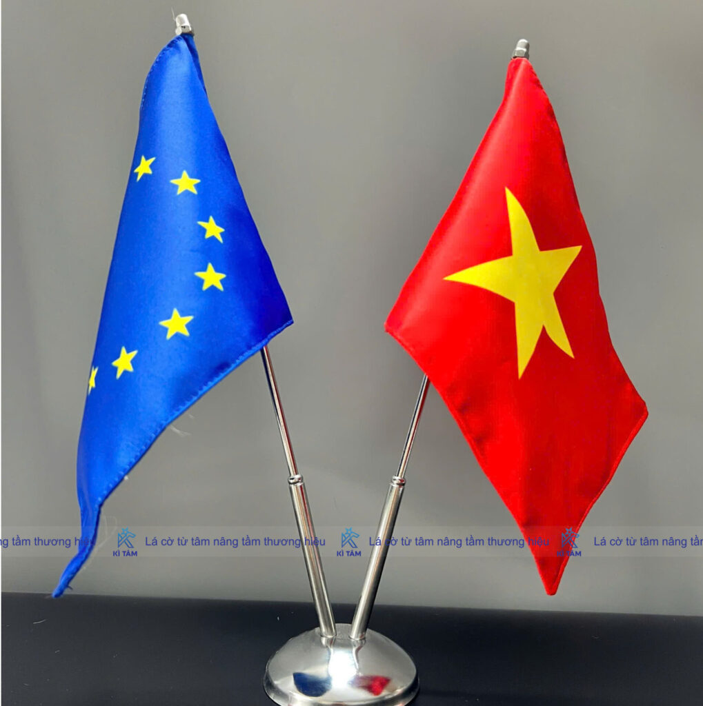 Cờ để bàn Việt Nam