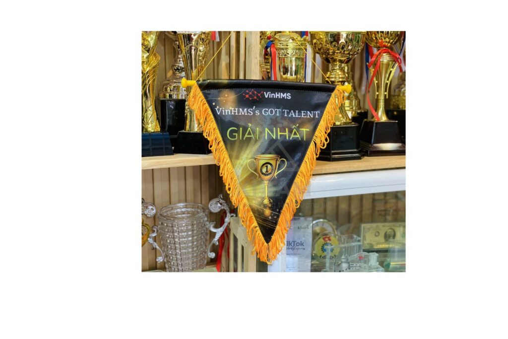 Cờ lưu niệm tam giác 